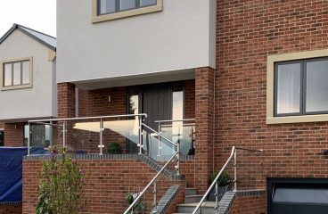 Glass balustrades for steps by Bridgewater Glass